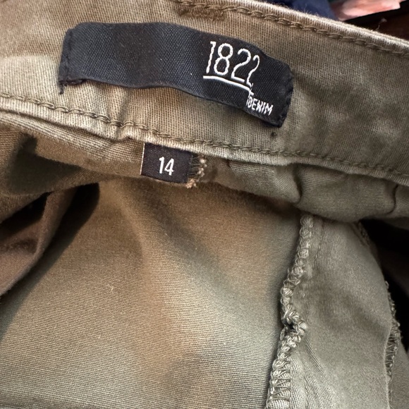 1822 Denim Straight Leg Cargo Pants Military Green Kasey 14 - Picture 9 of 11